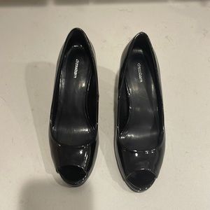 Dressbarn black patent leather shoes- size 7
